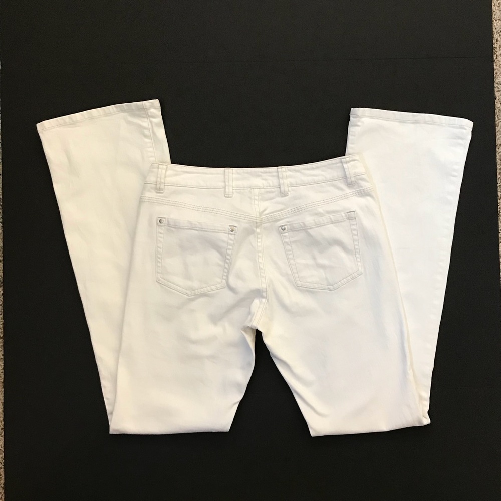 Tahari jeans White bootcut size 6. Bn4
